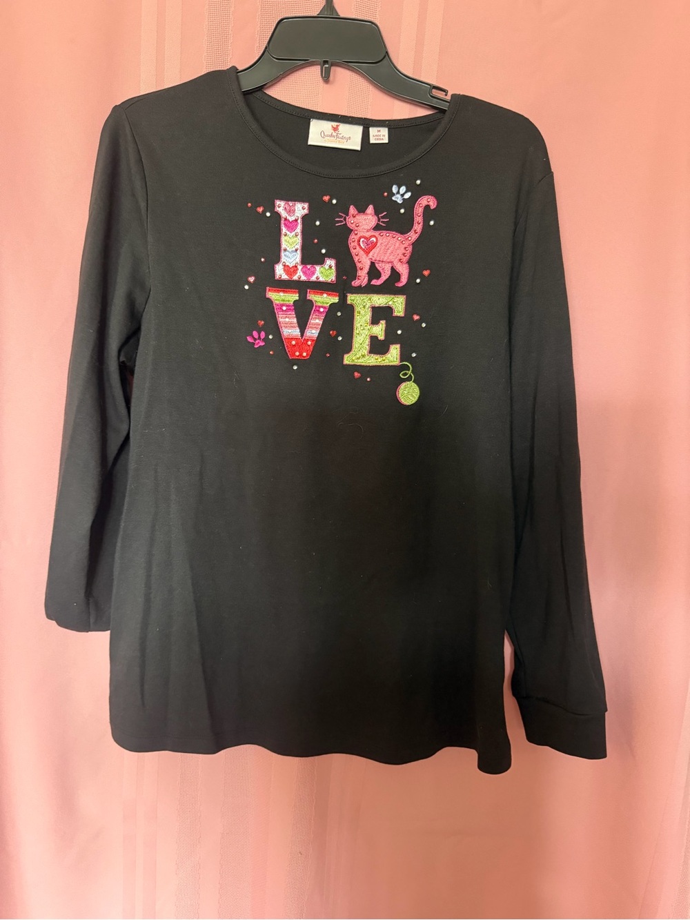 Quacker Factory Black Long-Sleeve 'LOVE' Cat Graphic Tunic